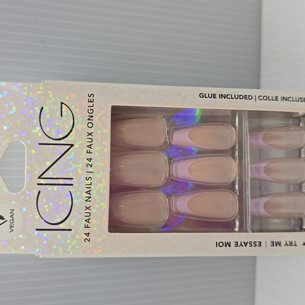 💕 Icing Vegan Faux Nails- Glue Included